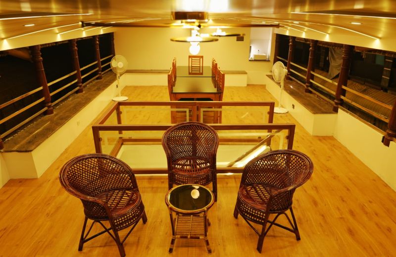 Houseboat image